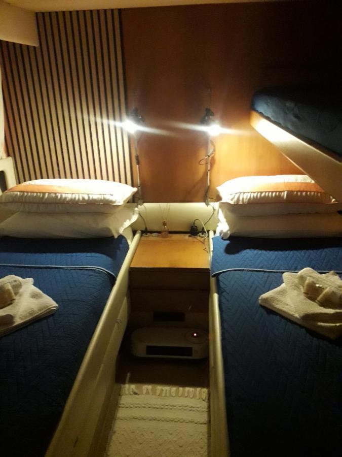 Boat And Breakfast Fiumicino - Roma Hotel Ostia Antica Exterior foto